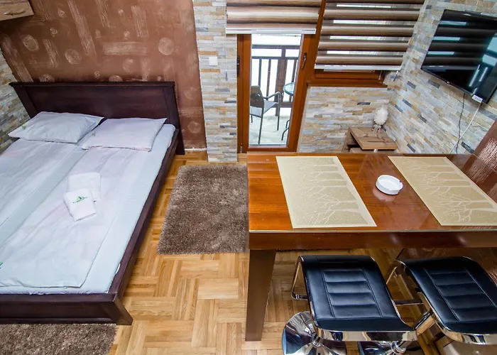 Zlatiborski Konaci زلاتيبور